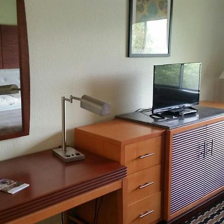Riverwalk Inn & Suites Fort Atkinson Екстер'єр фото
