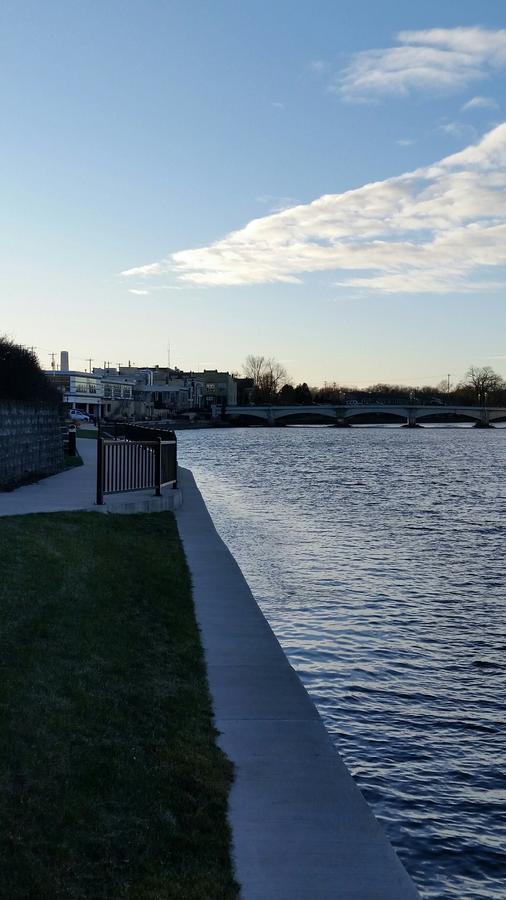 Riverwalk Inn & Suites Fort Atkinson Екстер'єр фото