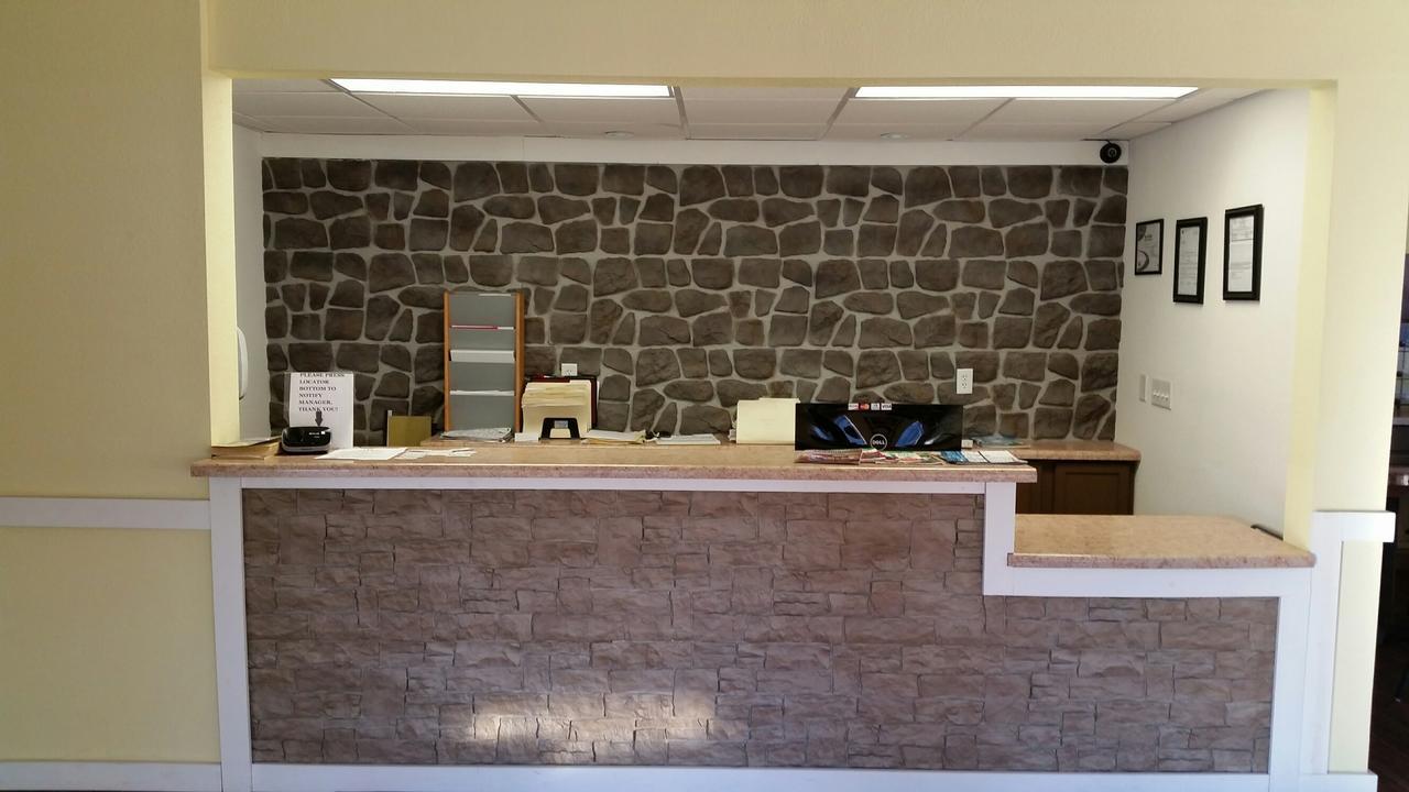 Riverwalk Inn & Suites Fort Atkinson Екстер'єр фото