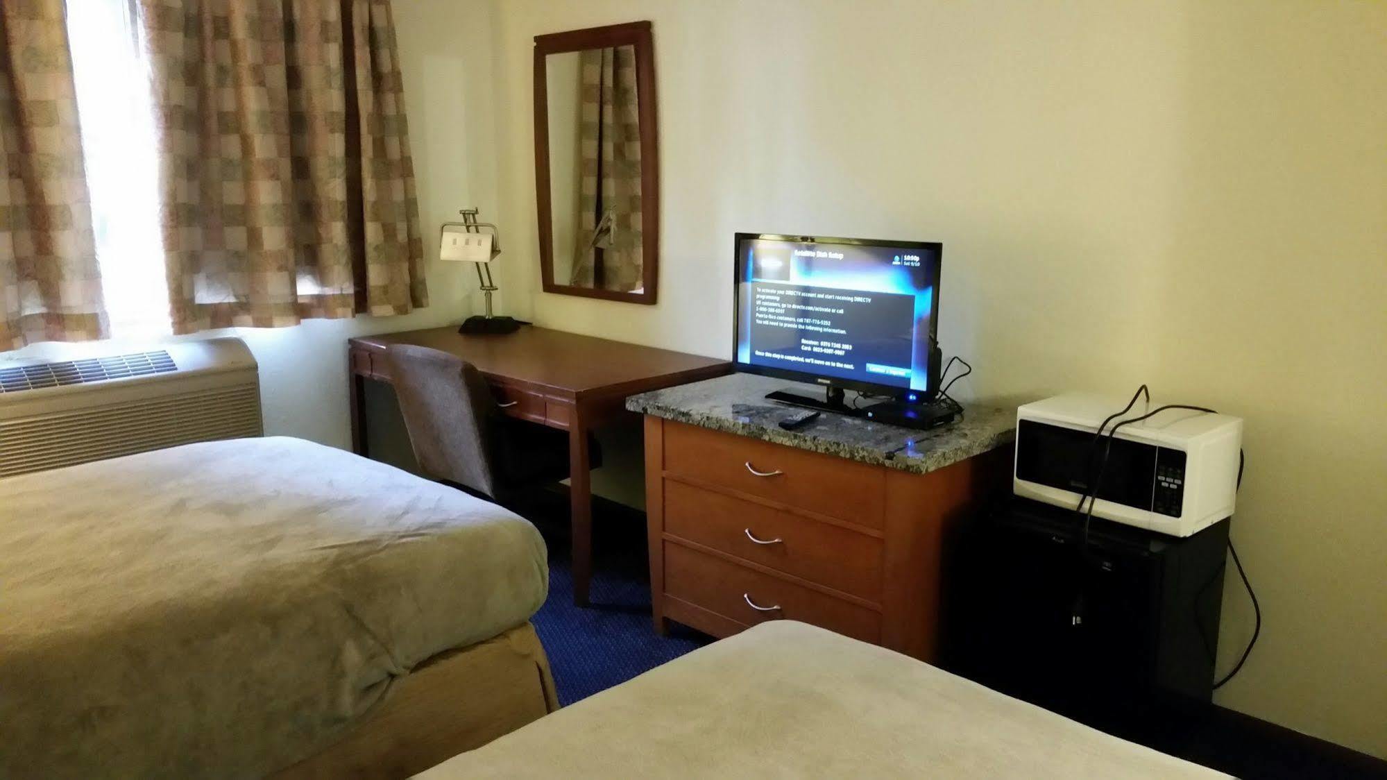 Riverwalk Inn & Suites Fort Atkinson Екстер'єр фото