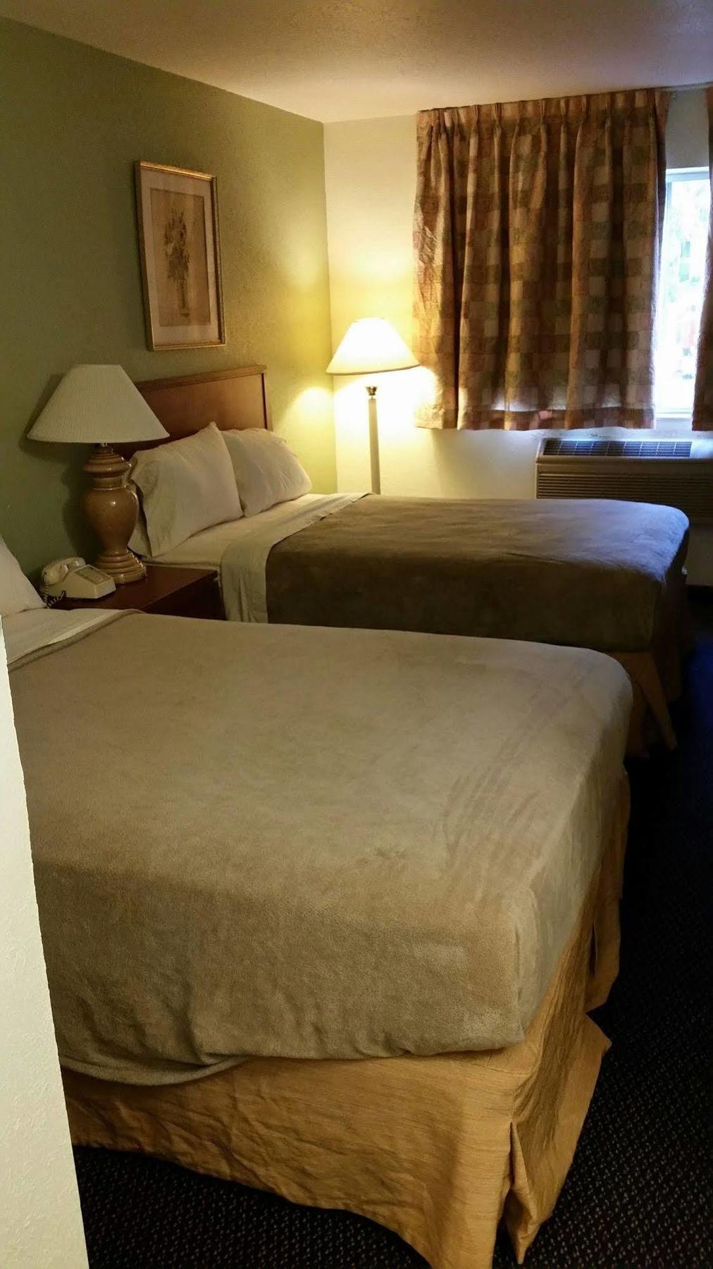 Riverwalk Inn & Suites Fort Atkinson Екстер'єр фото